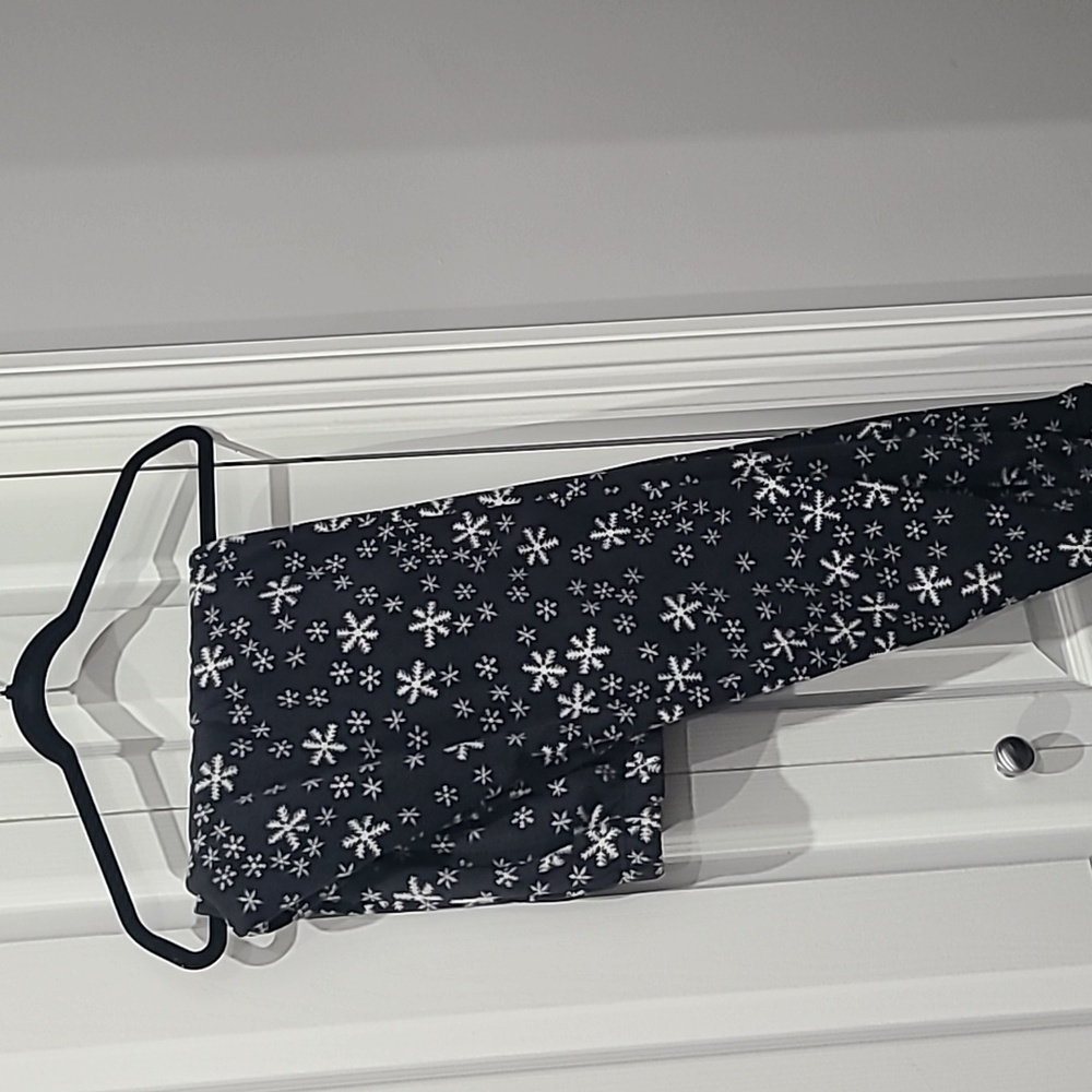 Christmas winter pajamas Old navy snowflakes pajama set - Picture 2 of 4